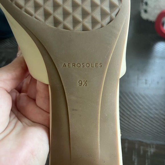 Aerosoles tan slip on block heel size 9.5 - Picture 8 of 8